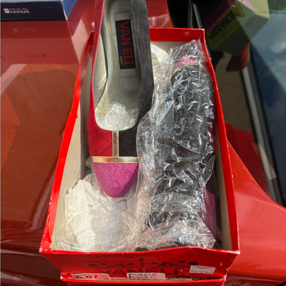 Van Eli pink and red suede cool block flats - NEW 8 1/2